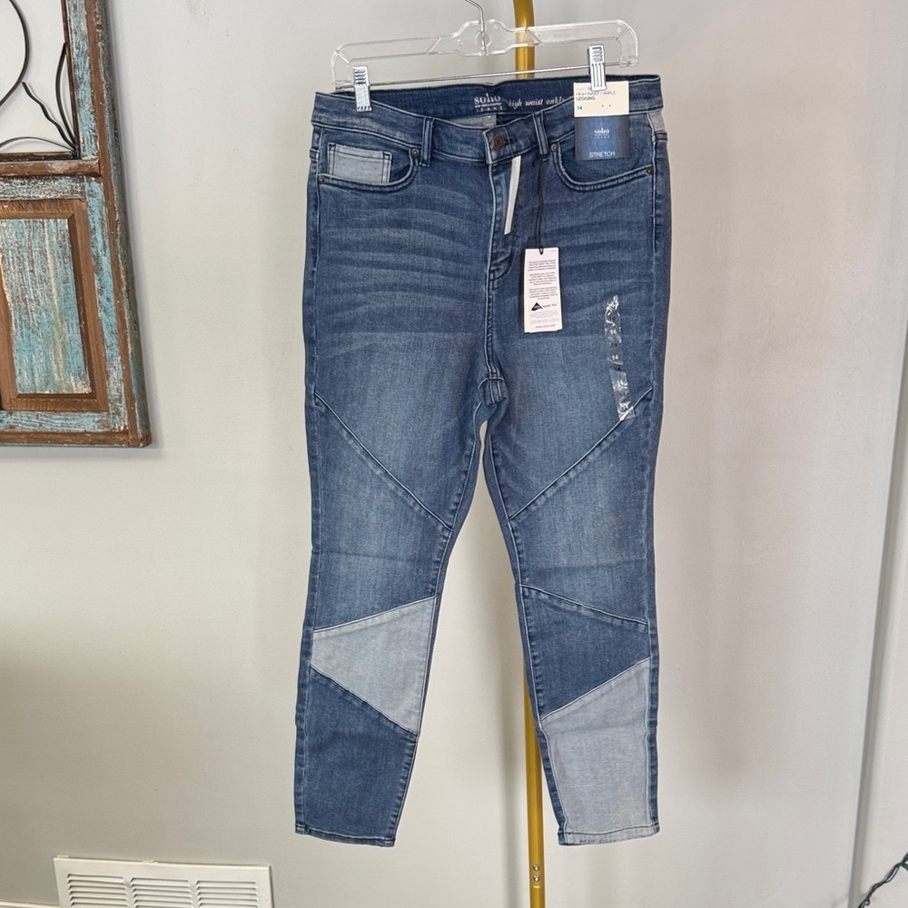 Soho Women's denim two tone ultimate stretch Ankle Jeans NWT 14